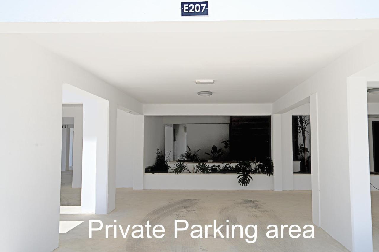 Golden Tree Apartment Paralimni Eksteriør billede