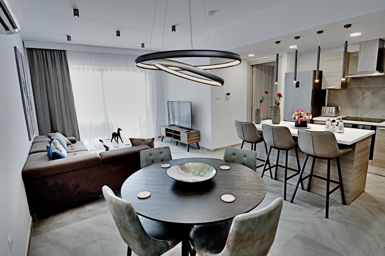Golden Tree Apartment Paralimni Eksteriør billede