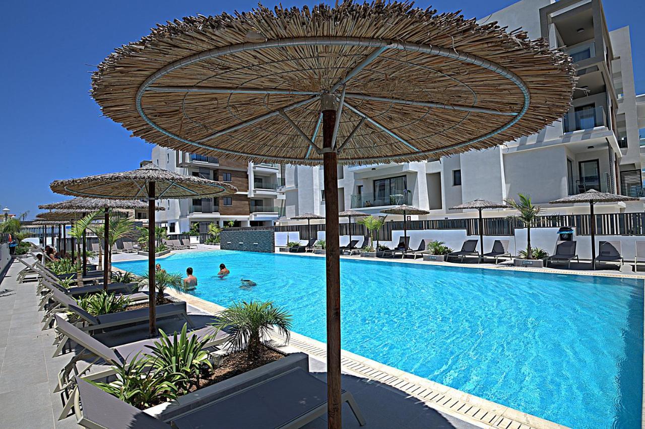 Golden Tree Apartment Paralimni Eksteriør billede