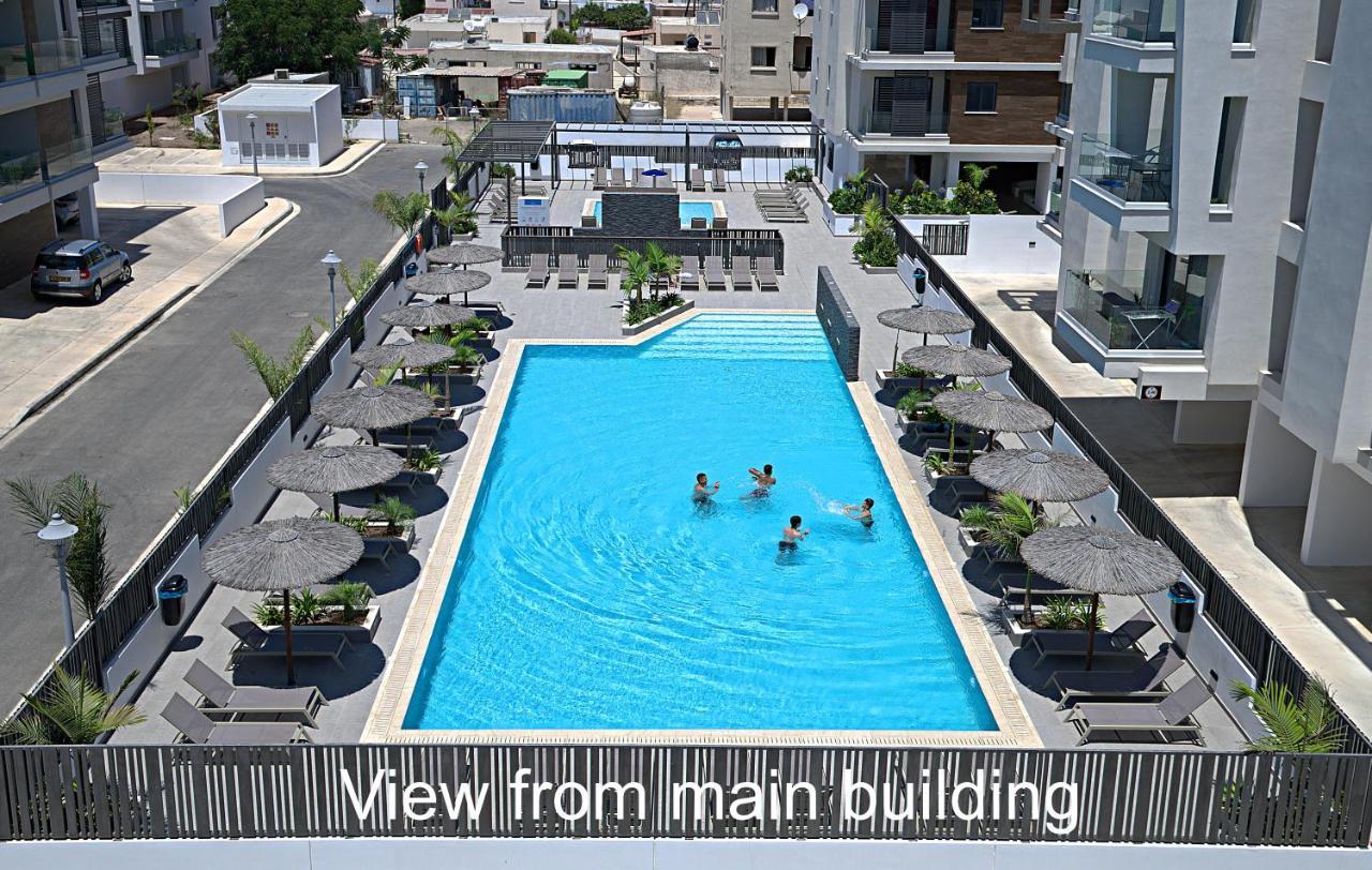 Golden Tree Apartment Paralimni Eksteriør billede