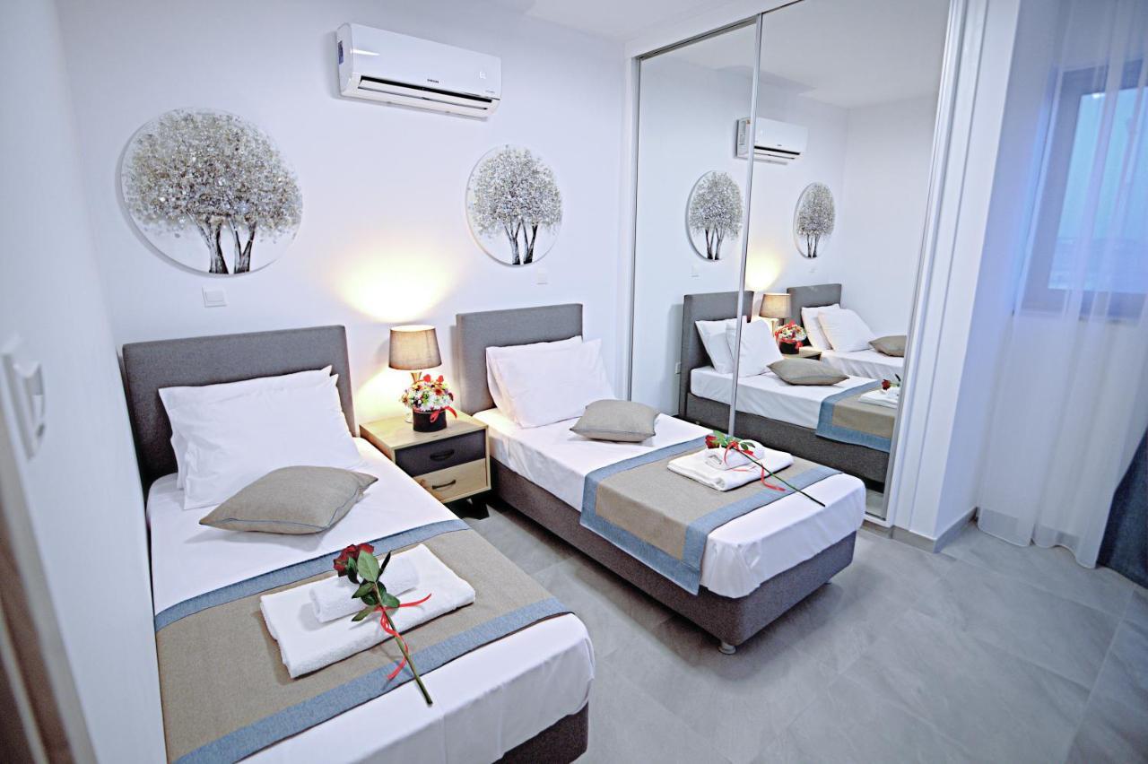 Golden Tree Apartment Paralimni Eksteriør billede