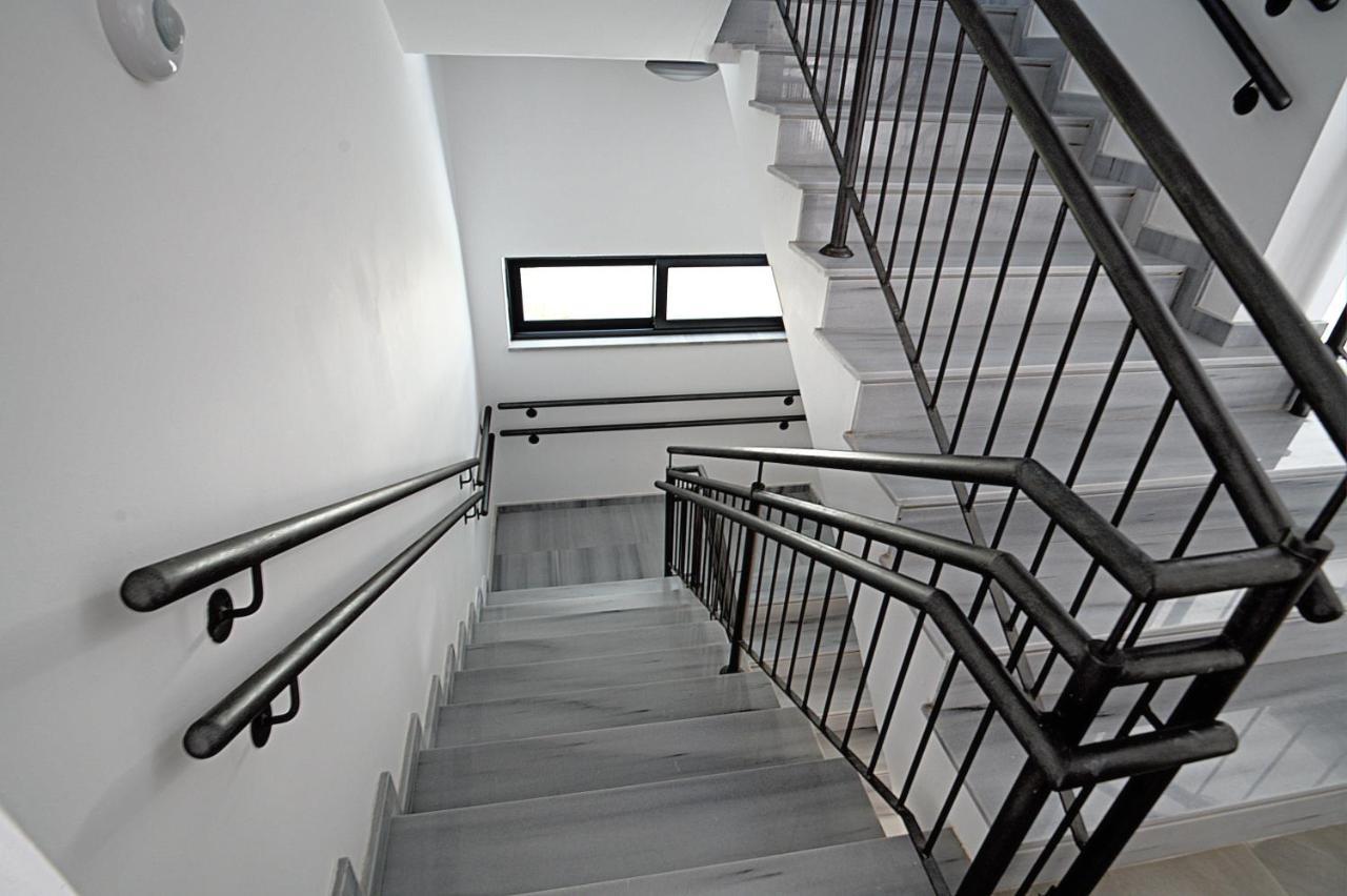 Golden Tree Apartment Paralimni Eksteriør billede